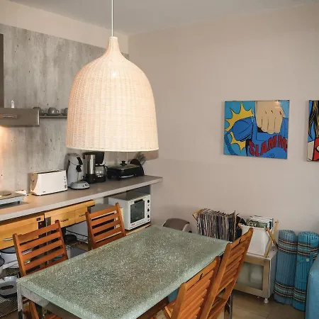 One-bedroom In 아파트 *